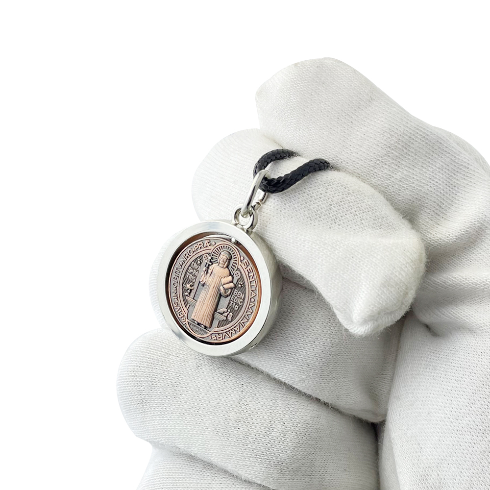 新しい聖ベネディクトメダルネックレス カトリック保護十字架ペ - Jewelry & Watches Spółka Z Ograniczoną Odpowiedzialnością のレビューと価格