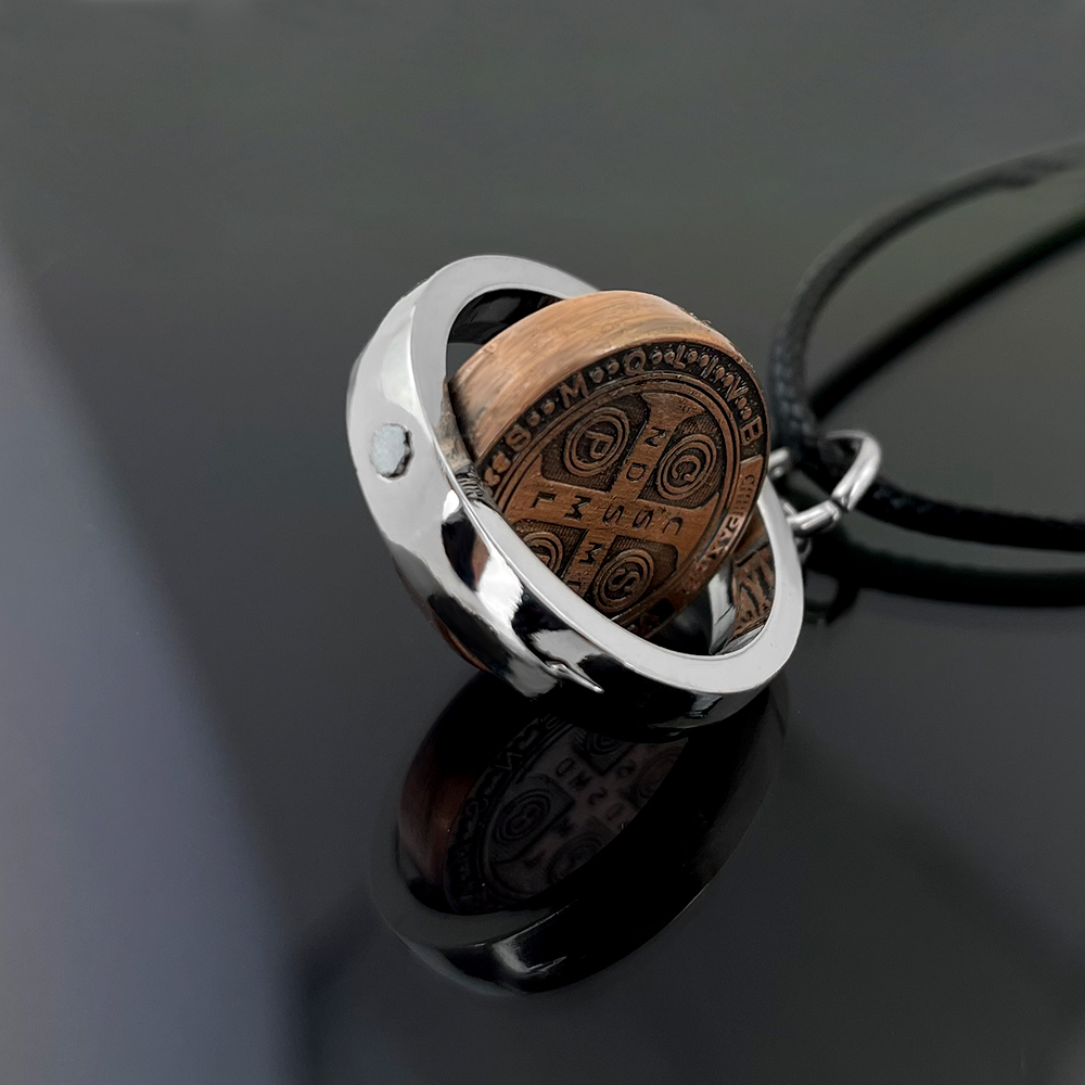 新しい聖ベネディクトメダルネックレス カトリック保護十字架ペ - Jewelry & Watches Spółka Z Ograniczoną Odpowiedzialnością のレビューと価格