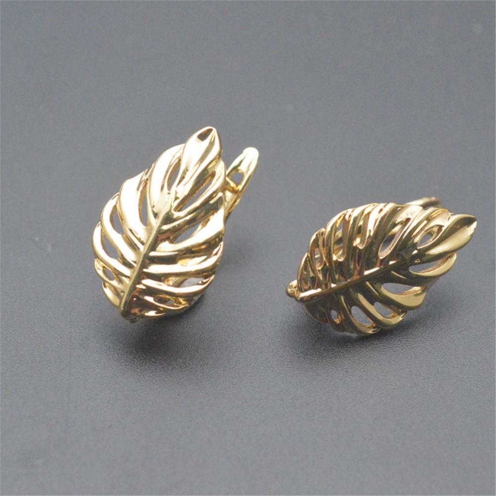 1/2個 18K金メッキ真鍮製 葉っぱ型中空ファッションイヤ - Hoop Earrings のレビューと価格